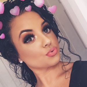 Meet your Posher, Katelyn